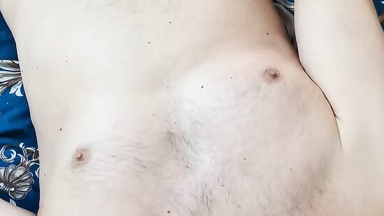 На столько сильно был перевозбуждён что ооочень приятно кончил!