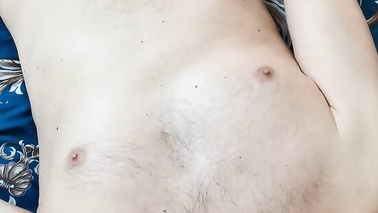 На столько сильно был перевозбуждён что ооочень приятно кончил!