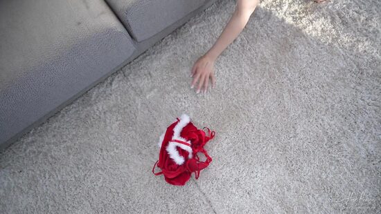 Пять минут назад Санта трахал твою суку