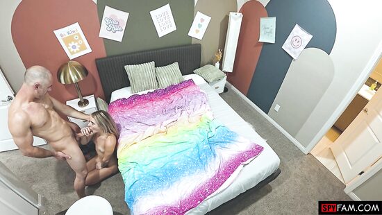 Сводный отец года перепутал ремень с членом