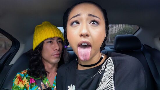 Картонная баба вышла из чата