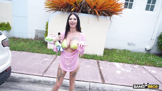 Нудизм за полторы штуки баксов