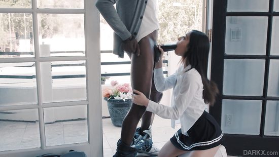 Coed gets her narrow pussy visited by a black dong