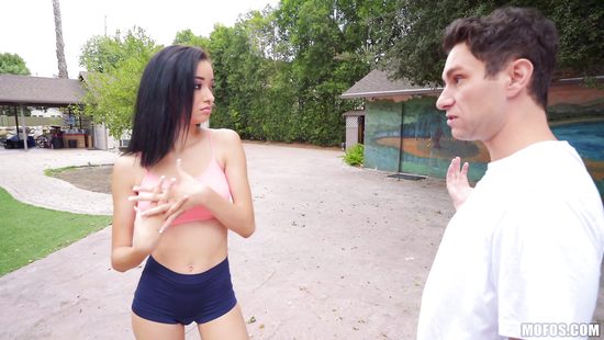 Neatly shaved pussy of a brunette gets smashed