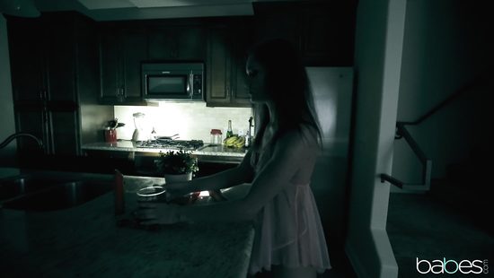 Girlfriend experiences rough sex with wax