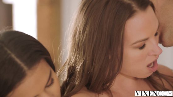 Two sugary bimbos in bikini fuck with masseur