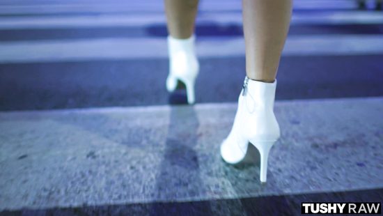 Slutty giirl searches for anal adventures