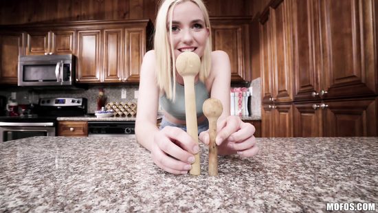 Curious teen fucked vigorously on the kitchen table