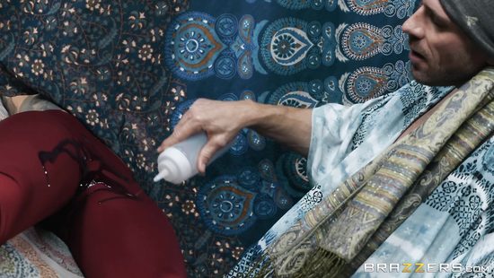 Weird dude provides sexual therapy for a hot MILF