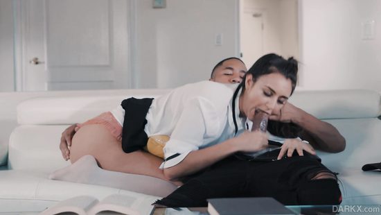 Black guy makes her girlfriend blow and ride