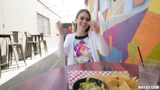 Picked-up bimbo grinds on cock in the shower