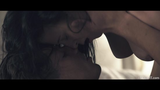 Hottie moans while getting licked and nailed