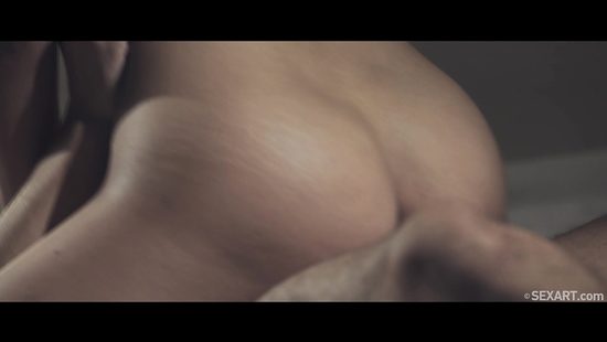 Hottie moans while getting licked and nailed