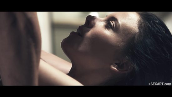 Hottie moans while getting licked and nailed