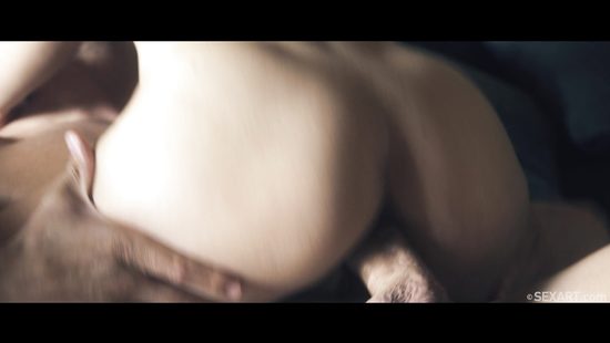 18-year-old guy gets sexual experience with girlfriend