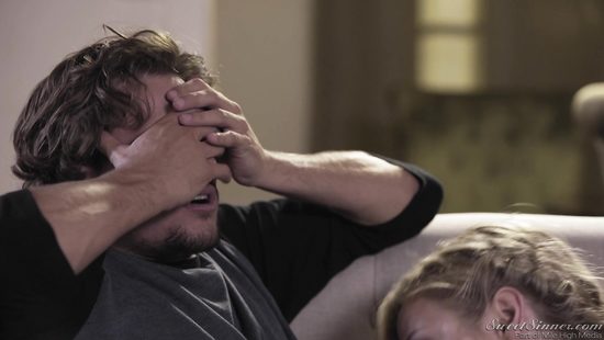 Appealing blonde hottie fucks like a hoe