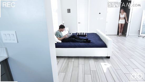 Jenni Jordan uses a vibrator and a cock to get orgasm