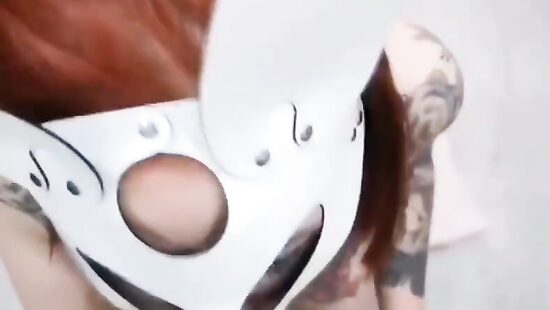 Как же шикарно сосёт этот зайчик)