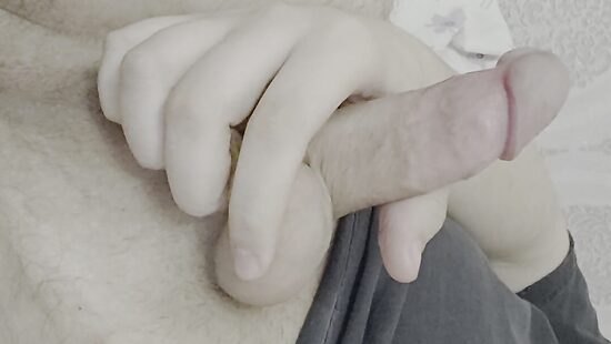 Трогаю своего дружка