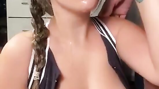 Зато умывалка для морды лица не нужна