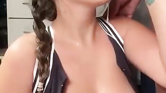 Зато умывалка для морды лица не нужна