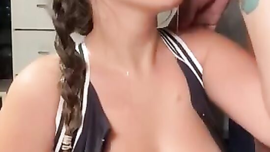 Зато умывалка для морды лица не нужна