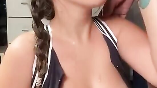 Зато умывалка для морды лица не нужна