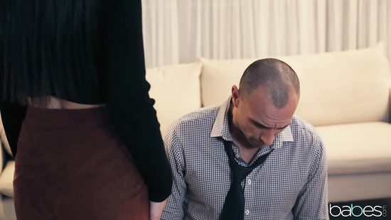 Oversexed teen spreads legs for a rough bang