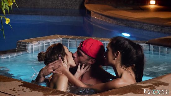 Female tennis players banged by their coach