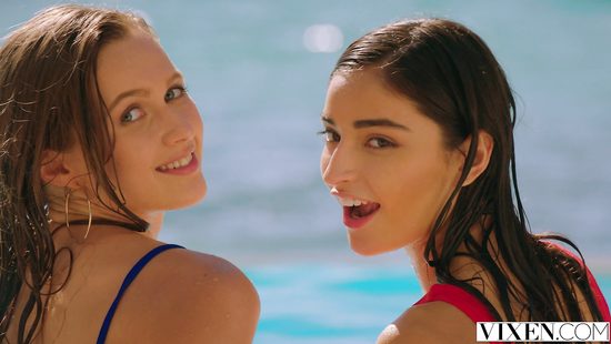 Bimbos share a big wang and give a ride