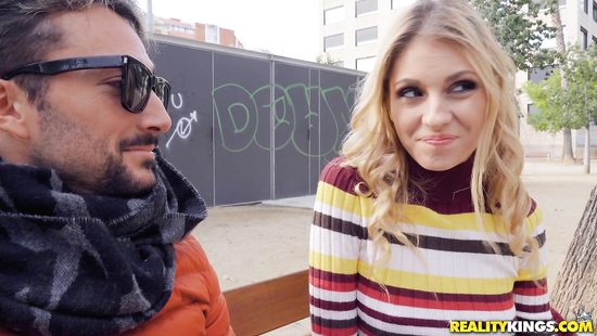 Petite sweetie enjoys a rim job