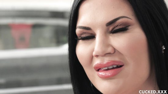 Cuckold guy watches his wife getting screwed