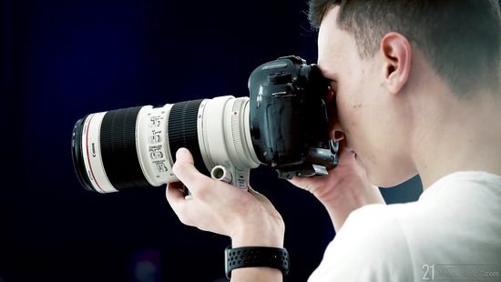 Glamour model enjoys sex with a cameraman