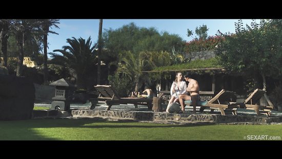 Drunk girl goes for a big dick insanely