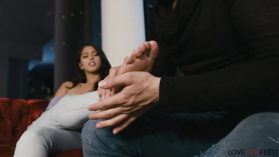 Horny neighbour enjoys a foot fetish action