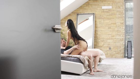 Superb Latina girlfriend fucks like a sex machine